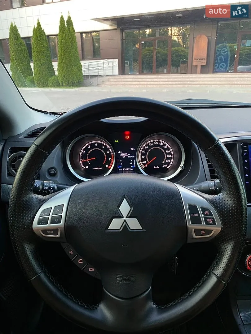 2011 Mitsubishi Lancer - мініатюра 12