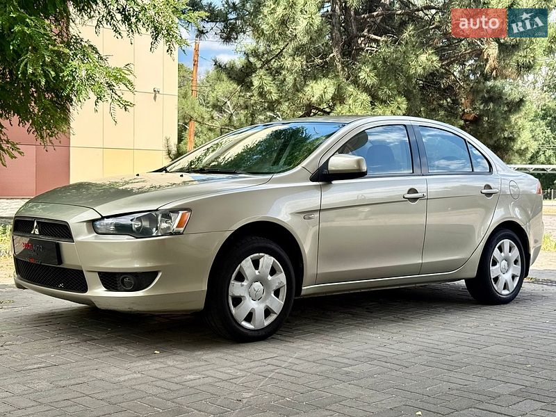 Седан Mitsubishi Lancer 2008 в Днепре