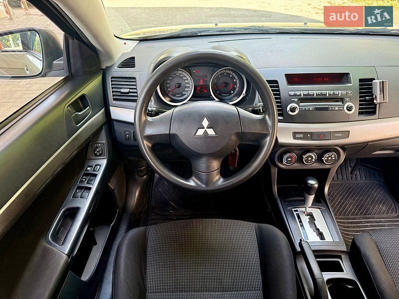 Седан Mitsubishi Lancer 2008 в Днепре