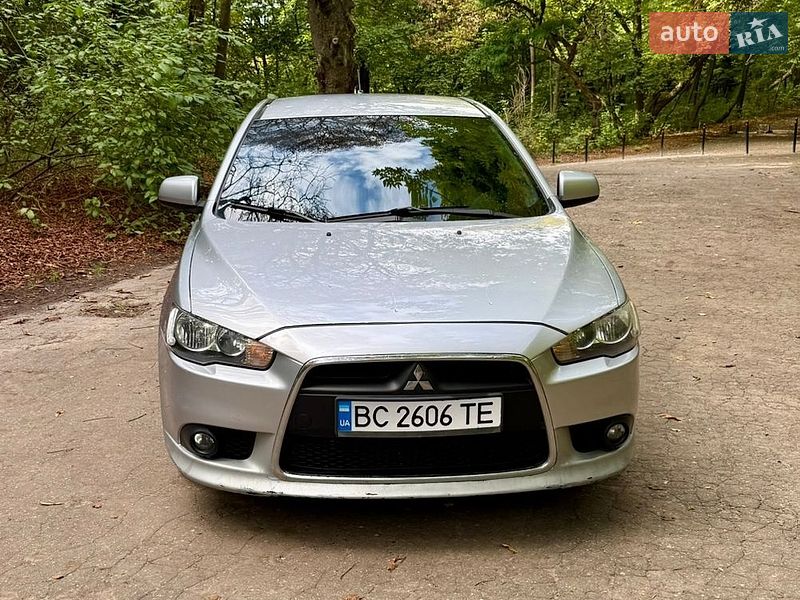 Хэтчбек Mitsubishi Lancer 2009 в Львове фото Хэтчбек Mitsubishi Lancer 2009 в Львове