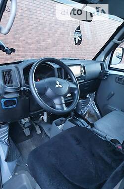 Минивэн Mitsubishi Minicab 2012 в 