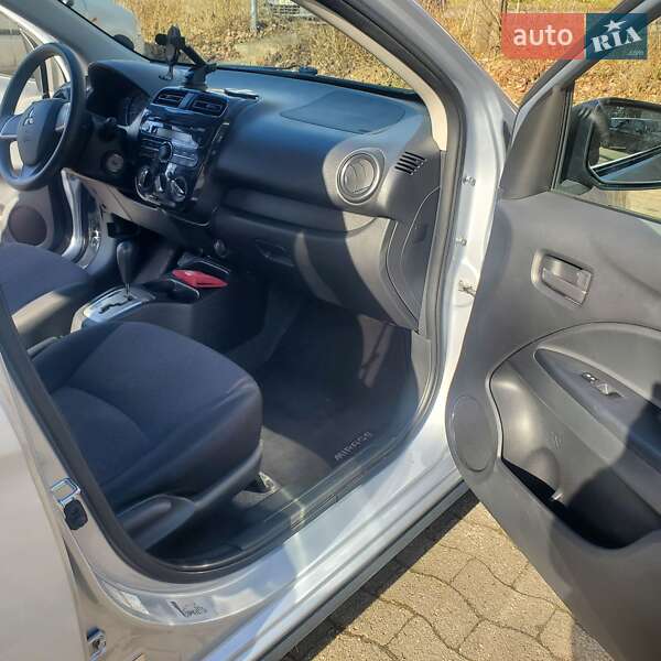 Хэтчбек Mitsubishi Mirage 2017 в Дрогобыче