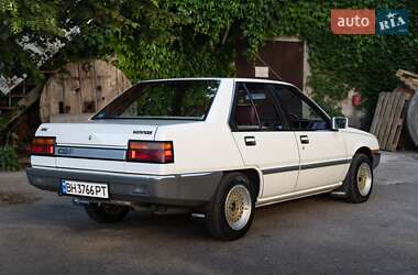 Седан Mitsubishi Mirage 1984 в Одесі