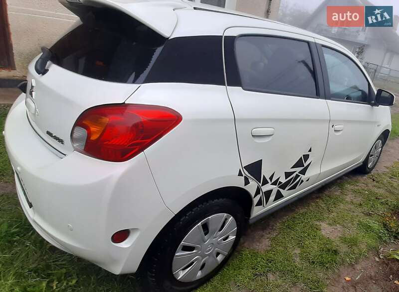 Хетчбек Mitsubishi Mirage 2015 в Рівному