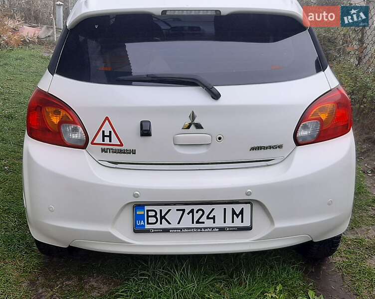 Хетчбек Mitsubishi Mirage 2015 в Рівному
