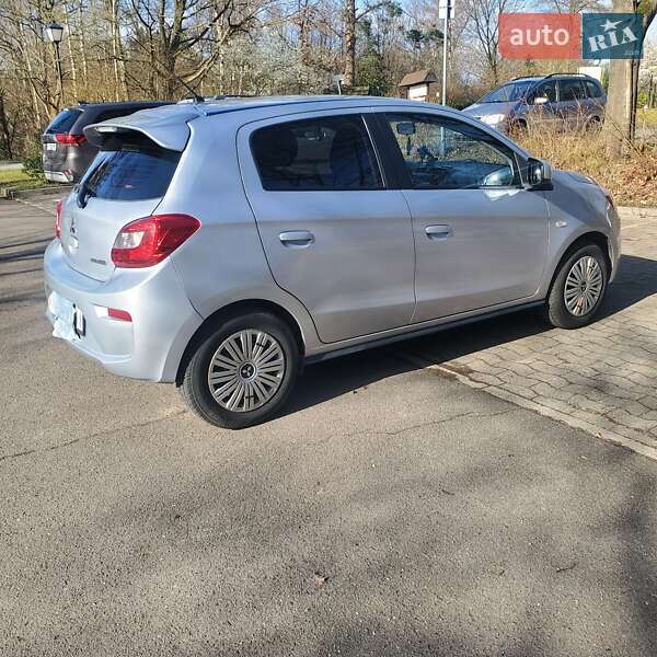 Хэтчбек Mitsubishi Mirage 2017 в Дрогобыче