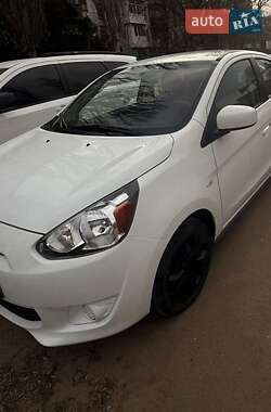 Хэтчбек Mitsubishi Mirage 2014 в 