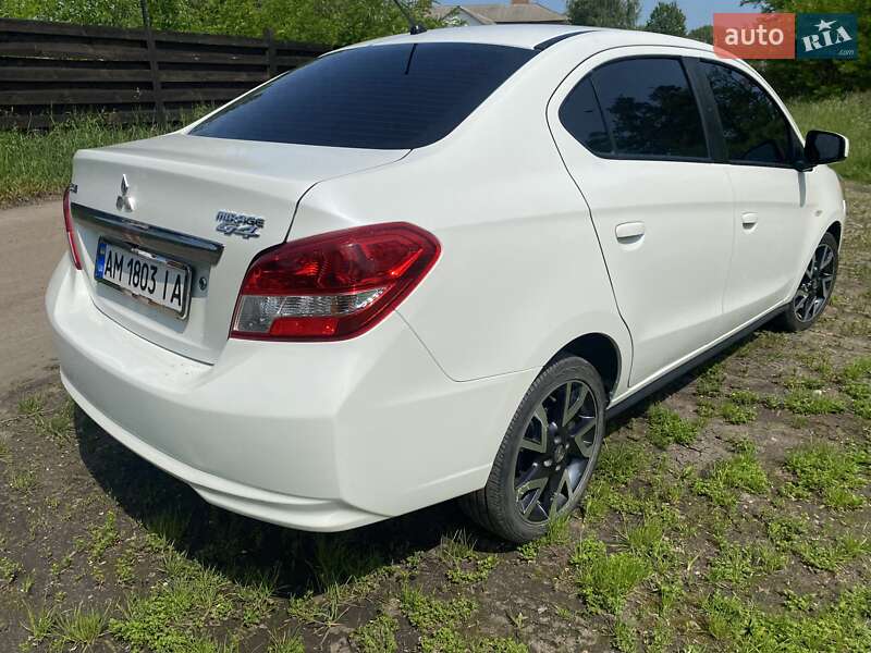 Седан Mitsubishi Mirage 2018 в Бердичеве