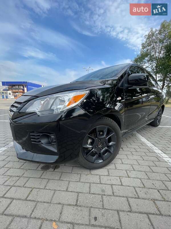 Седан Mitsubishi Mirage 2020 в Днепре