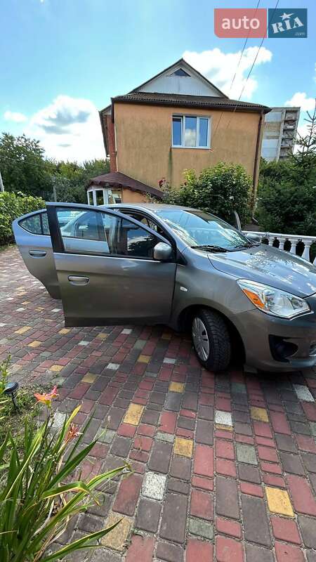 Седан Mitsubishi Mirage 2016 в Киеве