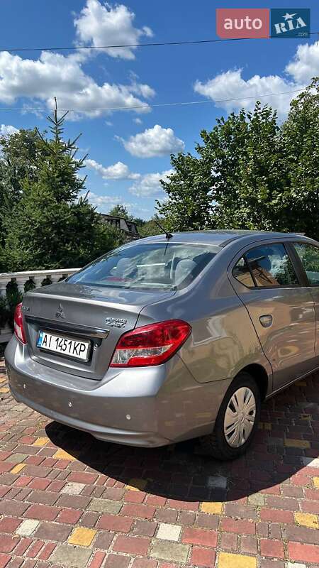 Седан Mitsubishi Mirage 2016 в Киеве