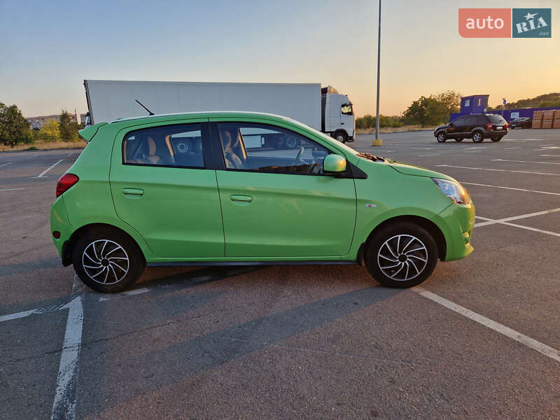 Хетчбек Mitsubishi Mirage 2014 в Кропивницькому