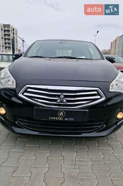 Седан Mitsubishi Mirage 2015 в 