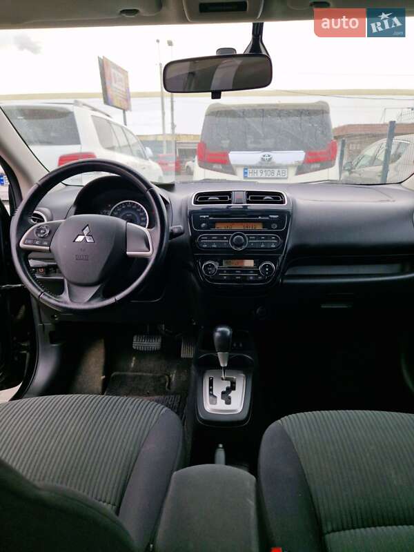 Седан Mitsubishi Mirage 2015 в Одессе