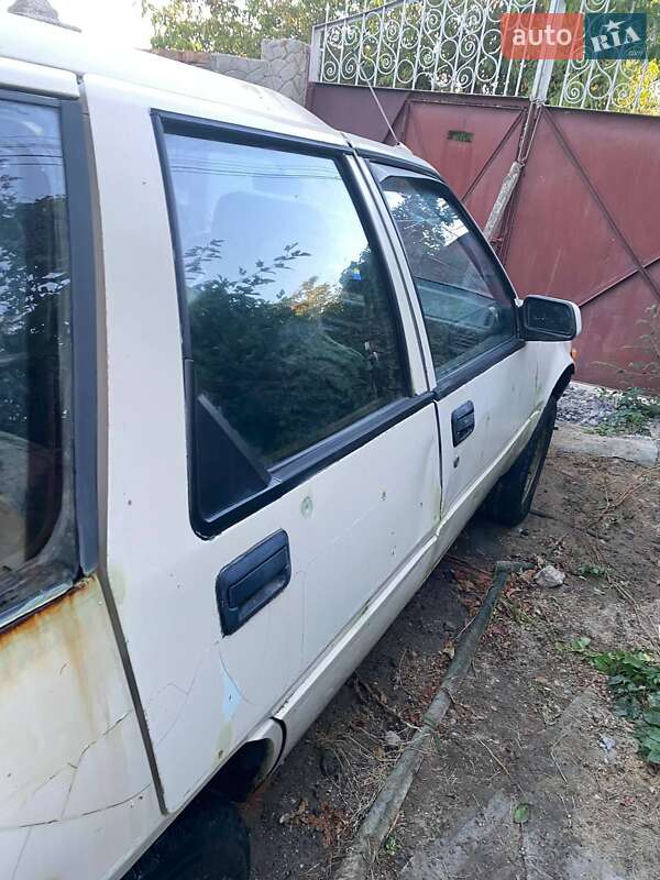 Універсал Mitsubishi Mirage 1984 в Миколаєві