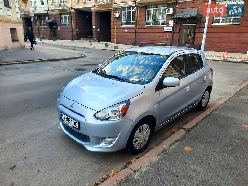 Хэтчбек Mitsubishi Mirage 2014 в Киеве