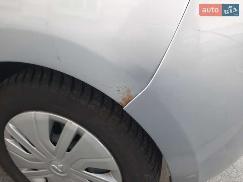 Хэтчбек Mitsubishi Mirage 2014 в Киеве