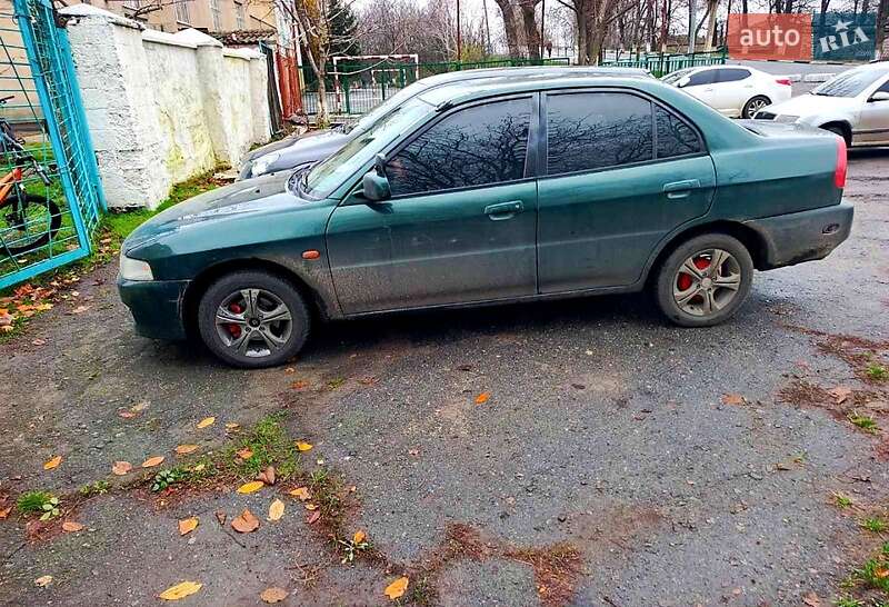 Седан Mitsubishi Mirage 2001 в Подільську