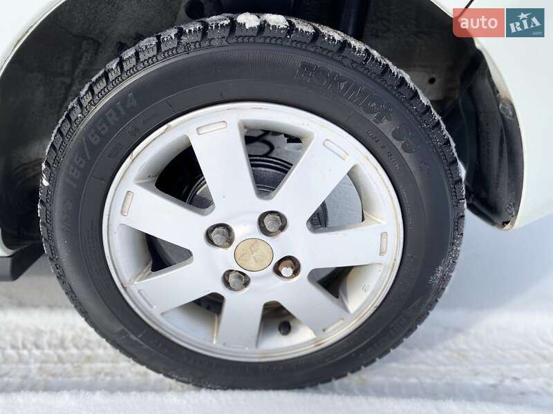 Хэтчбек Mitsubishi Mirage 2013 в Харькове