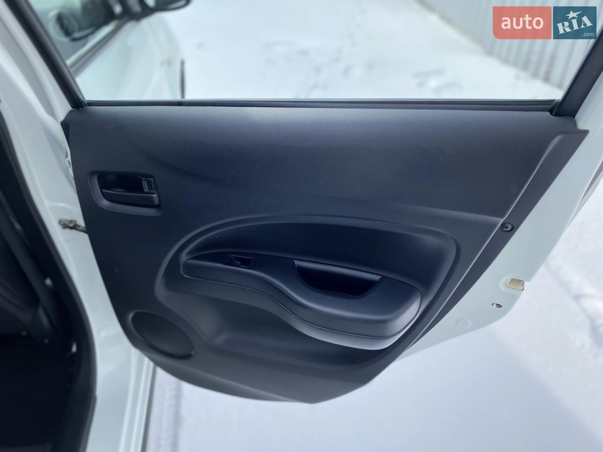 2013 Mitsubishi Mirage - мініатюра 20