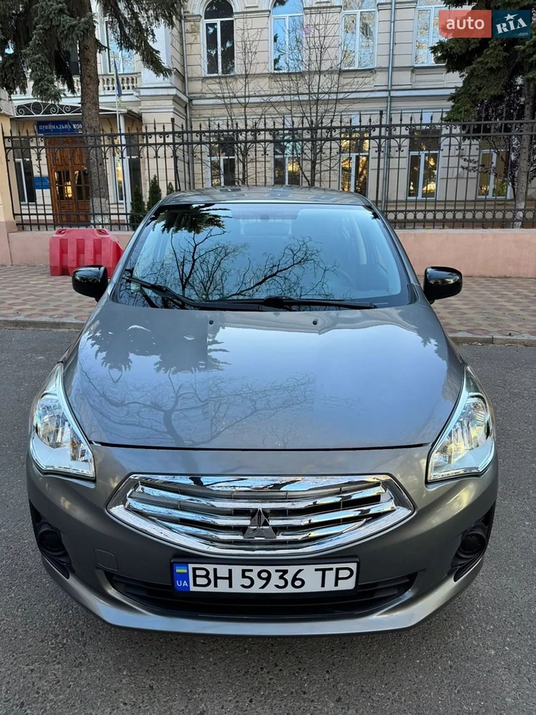 Mitsubishi Mirage 2019 VIN ML32F4FJ6LHF01419 фото оголошення 2 з 24