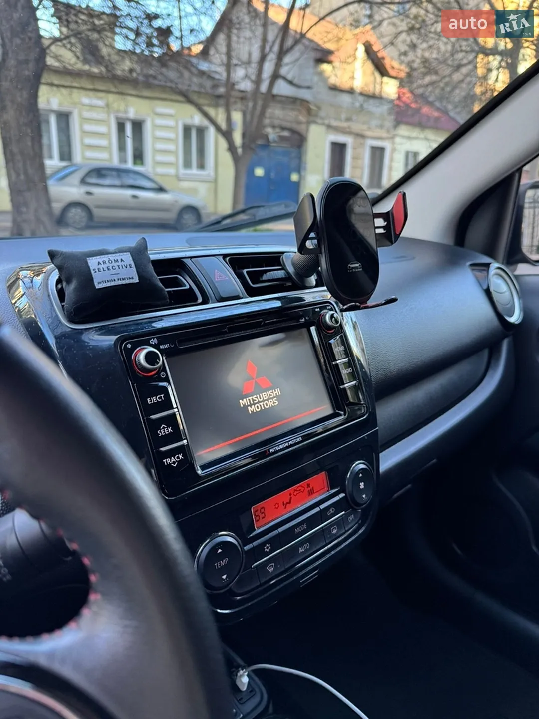 2019 Mitsubishi Mirage - мініатюра 15