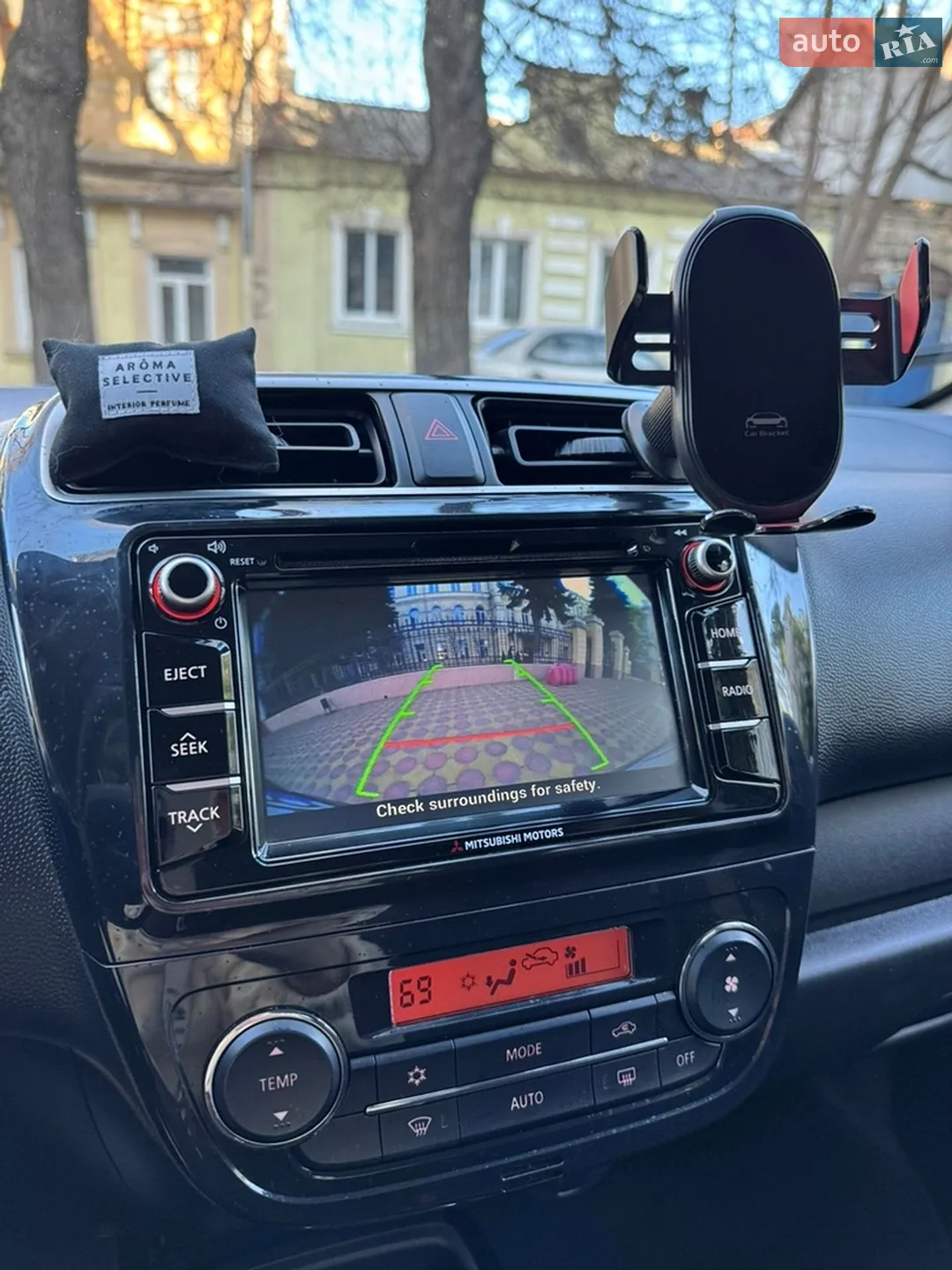 Mitsubishi Mirage 2019 VIN ML32F4FJ6LHF01419 фото оголошення 20 з 24