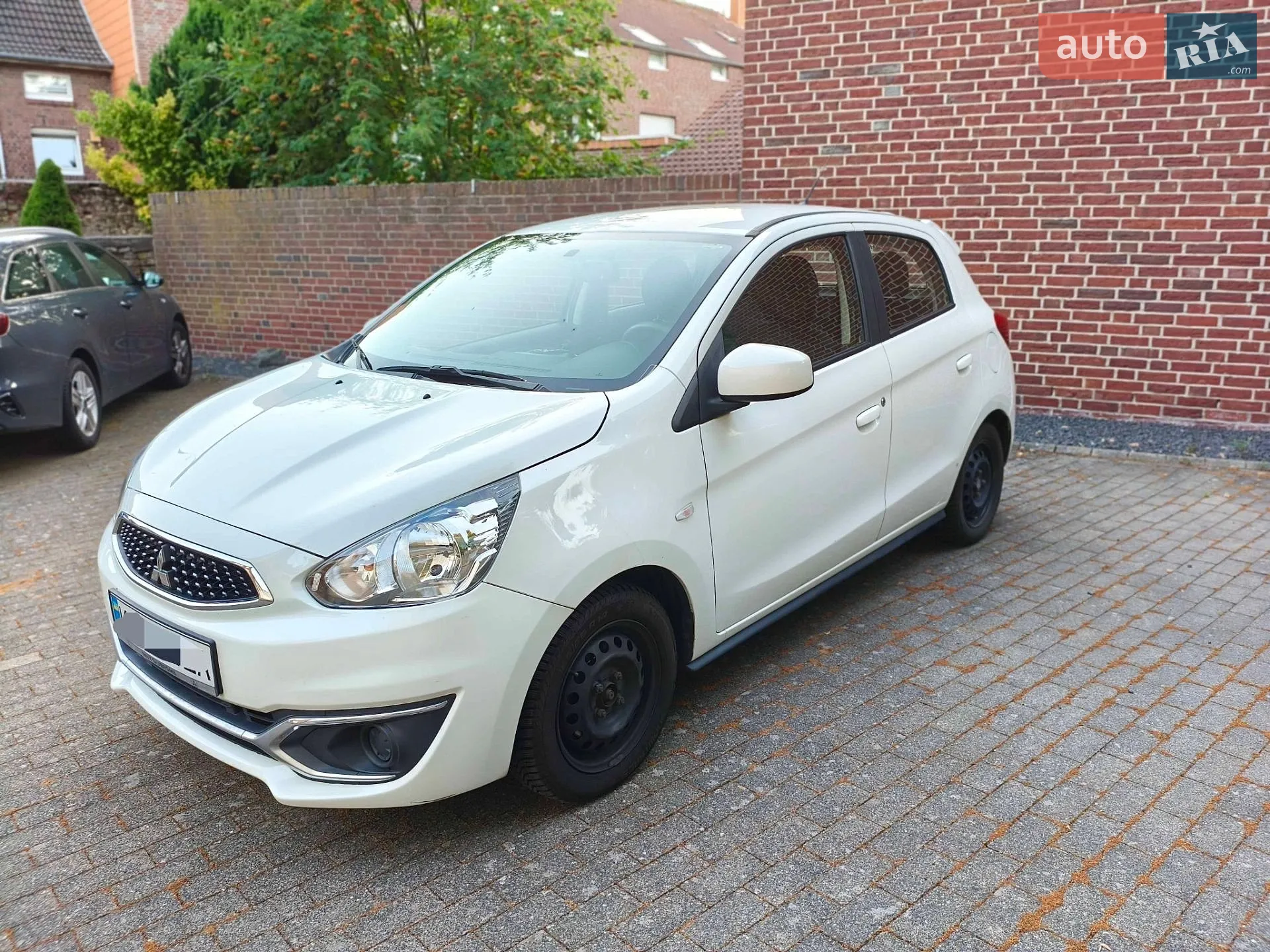 2017 Mitsubishi Mirage - мініатюра 10