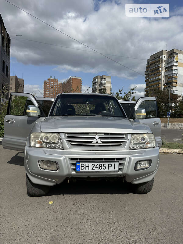 Внедорожник / Кроссовер Mitsubishi Montero 2000 в Одессе