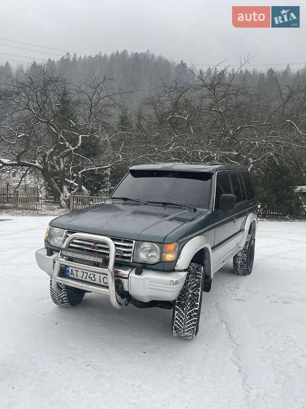 Внедорожник / Кроссовер Mitsubishi Montero 1995 в Микуличине