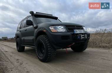 Позашляховик / Кросовер Mitsubishi Montero 2000 в Костопілі