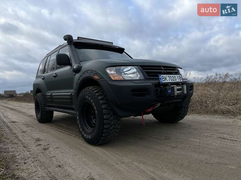 Позашляховик / Кросовер Mitsubishi Montero 2000 в Костопілі