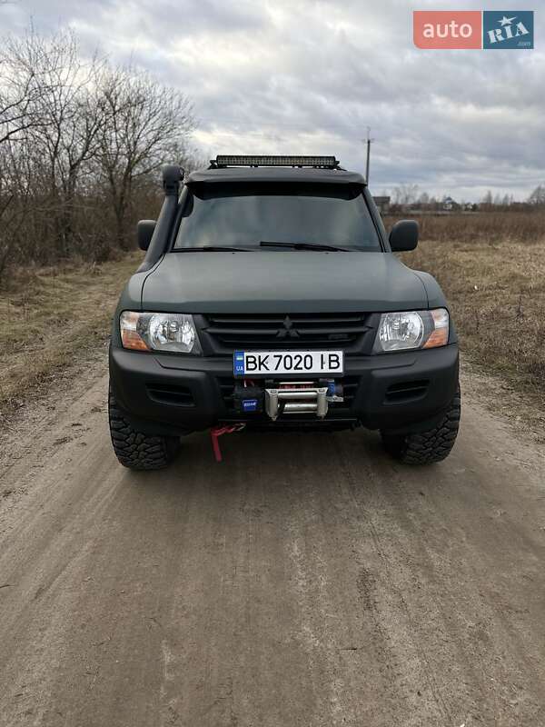 Внедорожник / Кроссовер Mitsubishi Montero 2000 в Костополе