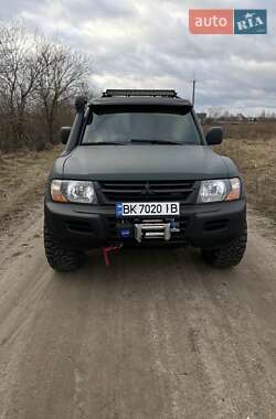 Позашляховик / Кросовер Mitsubishi Montero 2000 в Костопілі