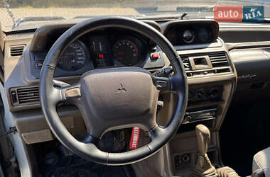 Внедорожник / Кроссовер Mitsubishi Montero 1994 в 