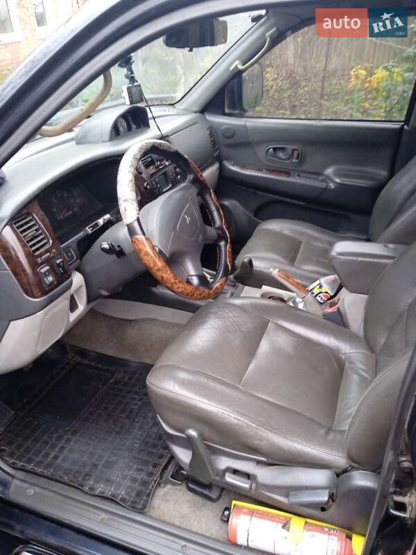 Внедорожник / Кроссовер Mitsubishi Montero 2003 в Машевке