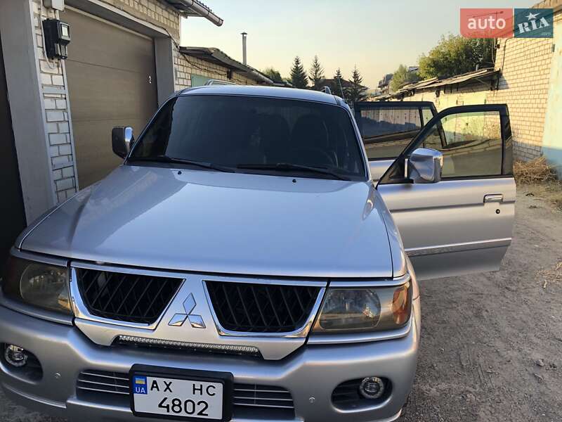 Внедорожник / Кроссовер Mitsubishi Nativa 2008 в Харькове