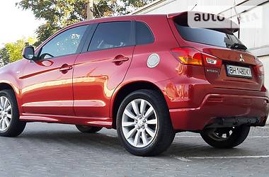 Внедорожник / Кроссовер Mitsubishi Outlander Sport 2011 в Одессе