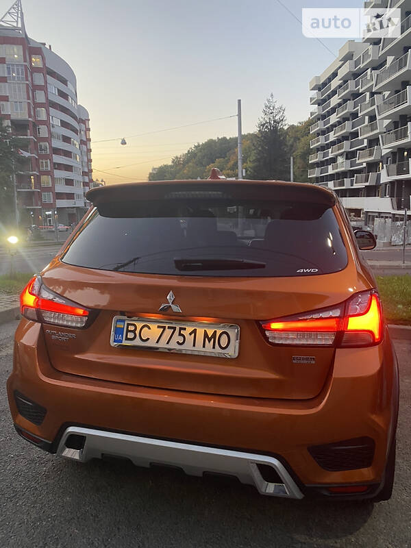 Внедорожник / Кроссовер Mitsubishi Outlander Sport 2019 в Львове