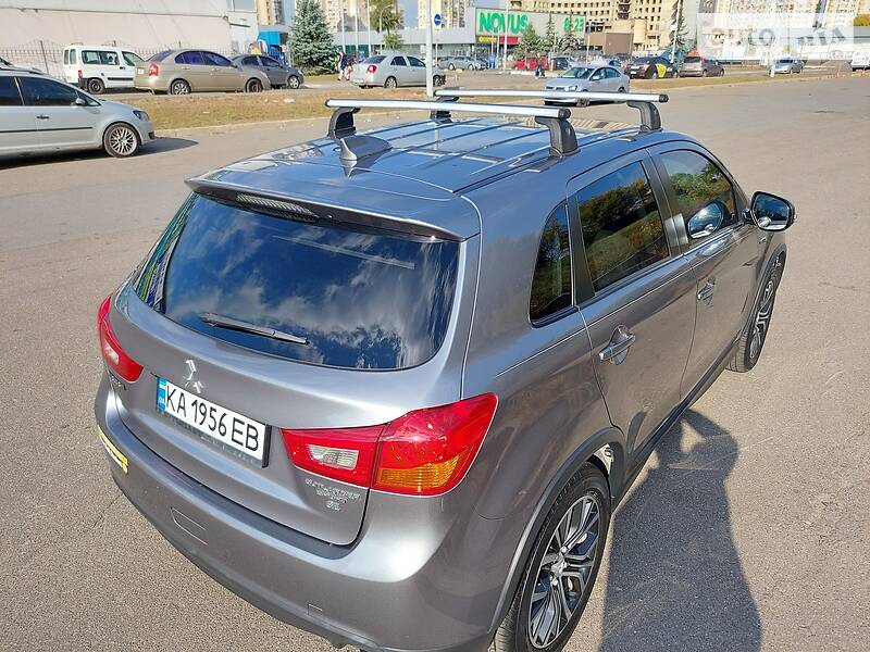 Внедорожник / Кроссовер Mitsubishi Outlander Sport 2017 в Киеве