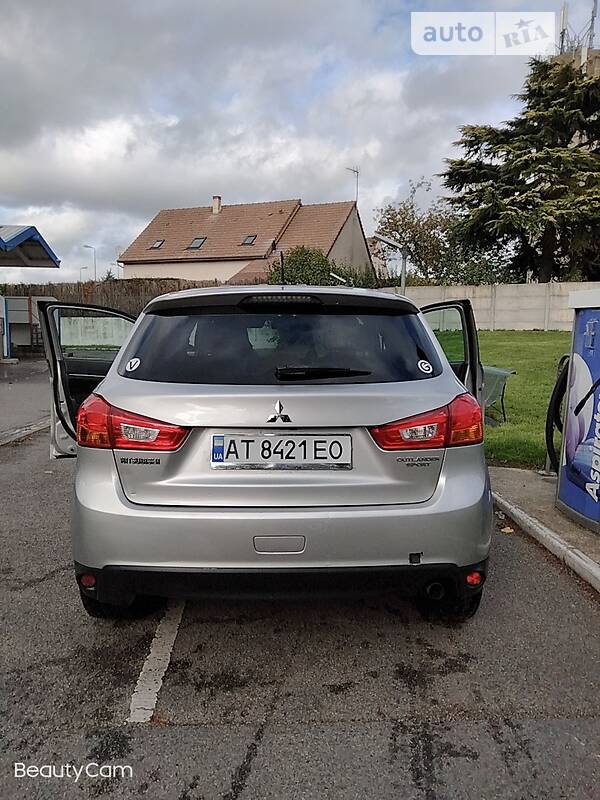 Внедорожник / Кроссовер Mitsubishi Outlander Sport 2014 в Ивано-Франковске