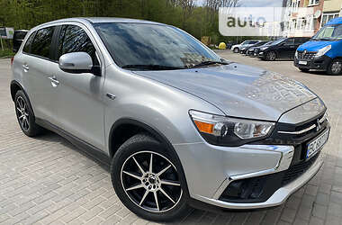 Позашляховик / Кросовер Mitsubishi Outlander Sport 2017 в Львові