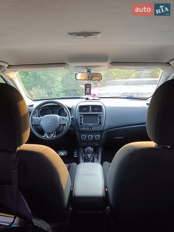 Mitsubishi Outlander Sport 2018 VIN JA4AP3AU0JU018201 фото оголошення 9 з 47