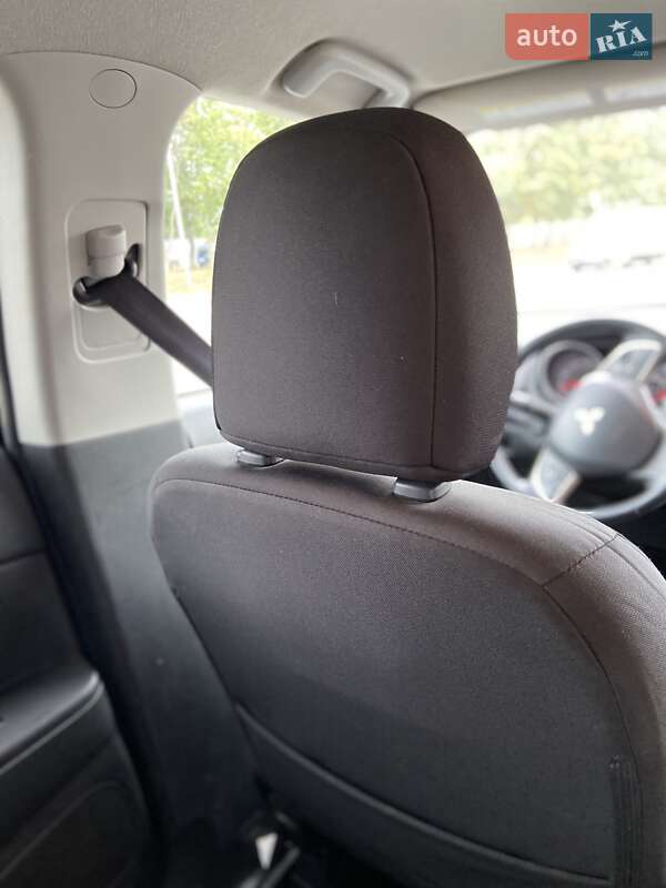 Внедорожник / Кроссовер Mitsubishi Outlander Sport 2015 в Белой Церкви