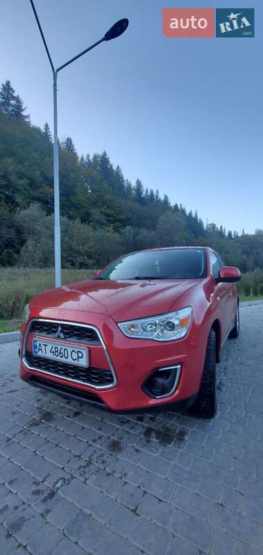 Внедорожник / Кроссовер Mitsubishi Outlander Sport 2015 в 