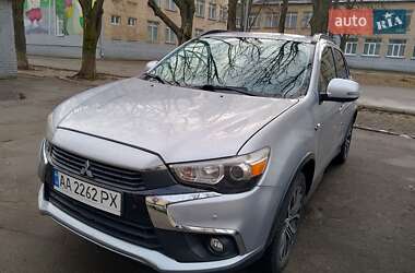 Позашляховик / Кросовер Mitsubishi Outlander Sport 2016 в Києві