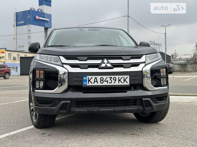 Внедорожник / Кроссовер Mitsubishi Outlander Sport 2021 в Киеве