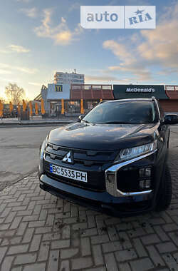 Внедорожник / Кроссовер Mitsubishi Outlander Sport 2020 в Львове