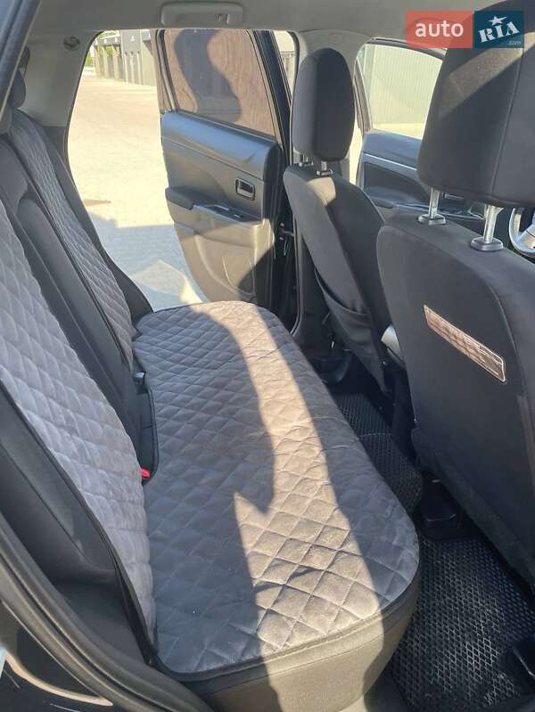 Позашляховик / Кросовер Mitsubishi Outlander Sport 2013 в Дрогобичі