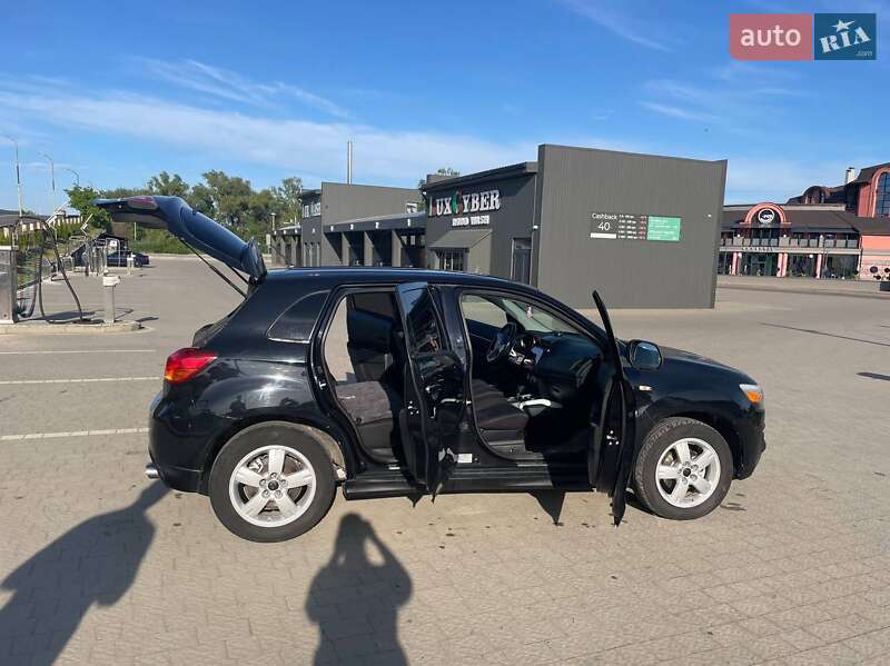 Позашляховик / Кросовер Mitsubishi Outlander Sport 2013 в Дрогобичі
